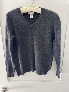 Rachel Zoe 100% Cashmere V-Neck Sweater Charcoal Gray M